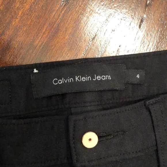 Calvin Klein’s stretchy skinny pants - Picture 4 of 7